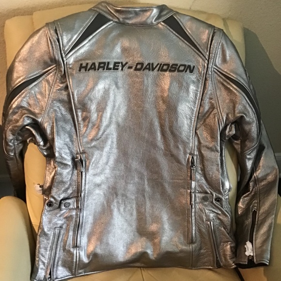 Harley Davidson Women’s Leather Jacket Sm & Med - Picture 4 of 5